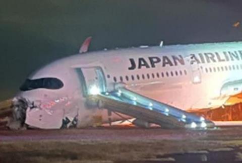 JAL A350 evacuation-c-JTSB