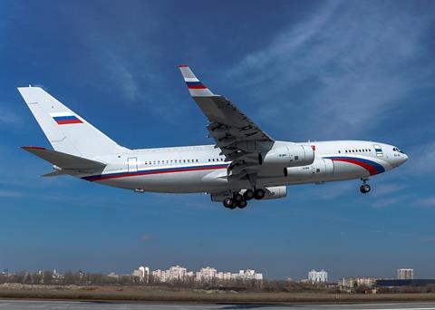 Il-96-300 RA-96024-c-VASO