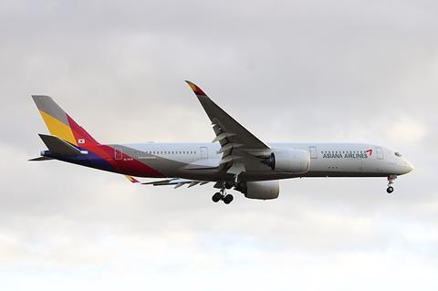 Asiana A350-900-c-Moritz 2011 Creative Commons 4.0
