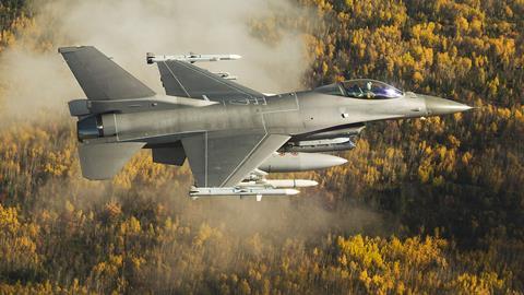 US Air Force F-16 with Sniper pod