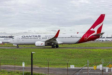Qantas_(VH-VZG)_Boeing_737-838(WL)_taxiing_at_Sydney_Airport