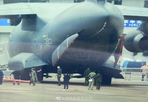 Y-20U opens cargo door - Chinese Social media