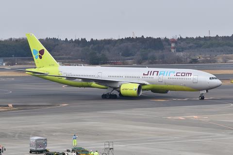 Boeing_777-2B5ER_‘HL7733’_Jin_Air