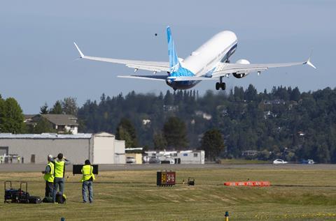 737 Max 10