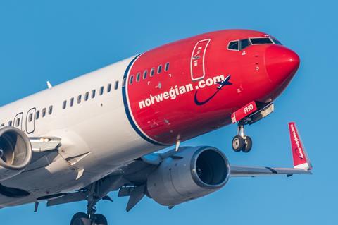 Norwegian 737-800 c Shutterstock