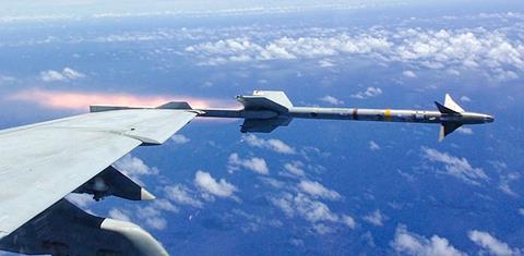 AIM-9M_Sidewinder_is_launched_from_FA-18F_of_VFA-102_in_June_2015