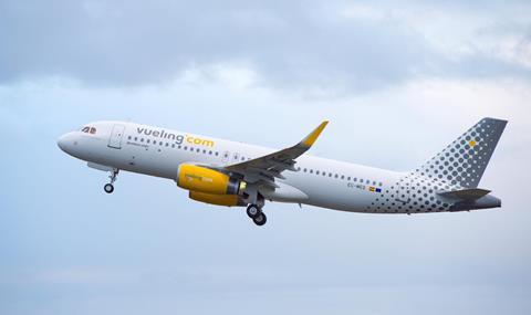 vueling Airbus A320 (2015)