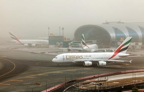 Dubai taxiing-c-EGU