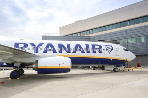 Ryanair 737-800 (c) Boeing