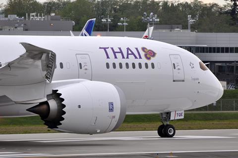 Thai_Airways_International, _Boeing_787-8_Dreamliner, _HS-TQE _-_ PAE_ (18198047529)