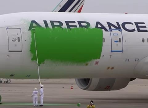777 spray-paint-c-Greenpeace