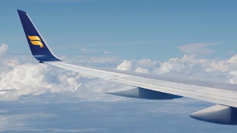 Icelandair wing