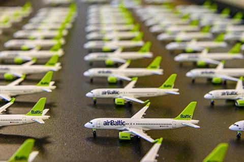 Air Baltic A220