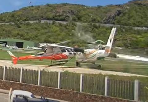 twin otter crash 3-c-St Barts webcam