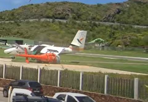 twin otter crash 5-c-St Barts webcam