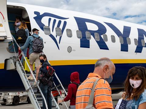 Ryanair-Bergamo-masks