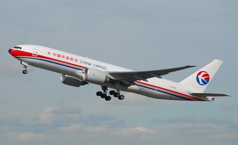 Boeing_777-200F_China_Cargo_AL_(CKK)_B-2076_-_MSN_37711_846_(5095632223)
