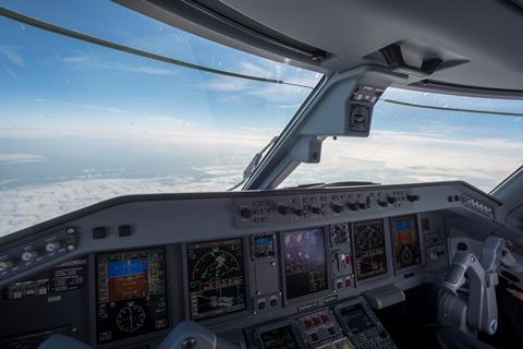 Envoy Air E175 flightdeck, American Eagle. source Envoy