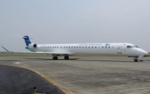 Garuda CRJ1000 2-c-Bombardier