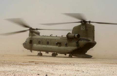 CH-47 Chinook c US Army