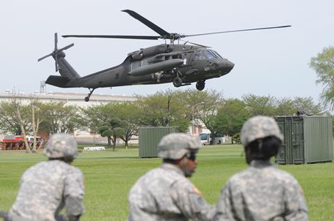 UH-60L c US Army