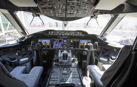 787-9 cockpit