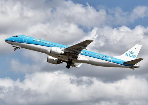 Cityhopper E190-c-Roel Hemkes Creative Commons