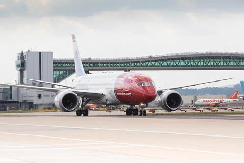 norwegian 787 @ Gatwick