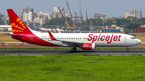 SpiceJet 737-800