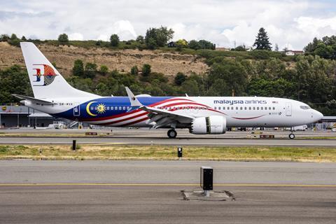 Malaysia Airlines 737-8