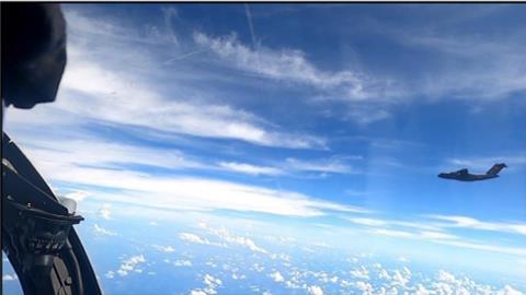 Y-20 seen from RMAF Hawk