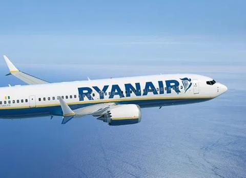 Ryanair 737-8200 title-c-Boeing