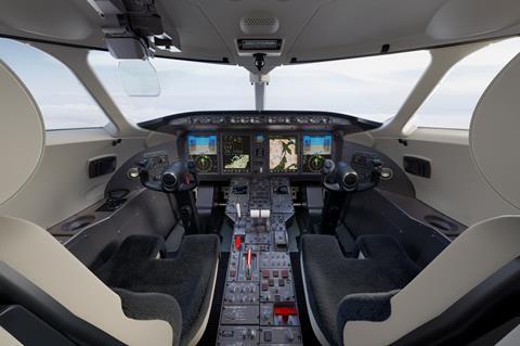 Challenger 3500 Interior Cockpit