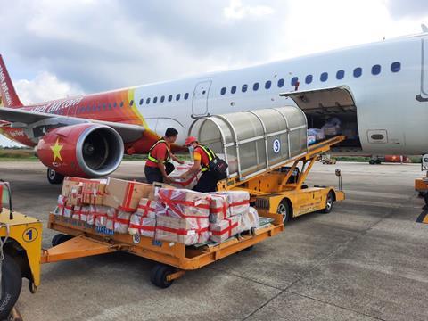 Cargo loading to a Vietjet Flight