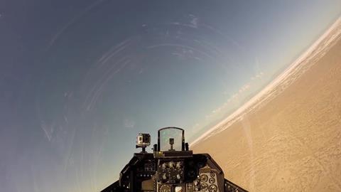 qf-16_cockpit view