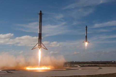 Falcon 9 roketleri c SpaceX'e iniyor