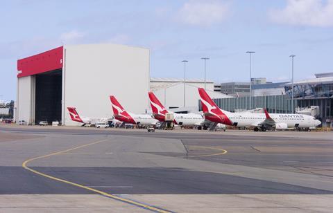 Qantas_aircrafts_at_Sydney_airport_2019.10.28