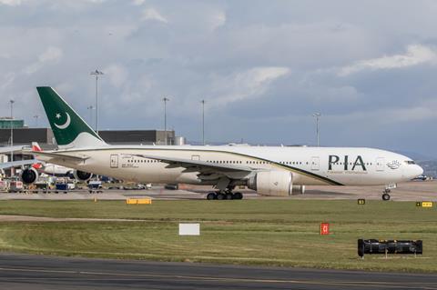 PIA_Pakistan_International_Airlines,_Boeing_777-240(LR),_AP-BGZ