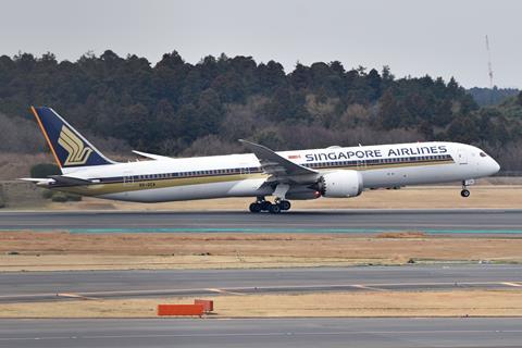 Boeing_787-10_‘9V-SCA’_Singapore_Airlines_(48587751501)