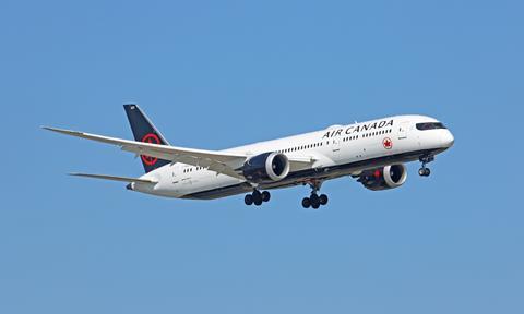 Air Canada Boeing 787-9 landing