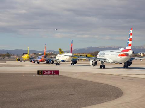 US airport aircraft queue