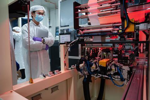 Cuberg employee monitors battery manufacturing