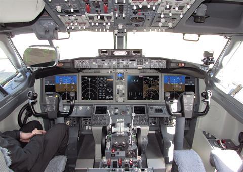 B737 Max 8 cockpit-c-Max Kingsley-Jones FlighGlobal
