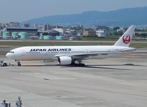 JAL_777-200_JA8979_at_ITM_(28586546996)