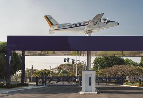 Bandeirante gate guard