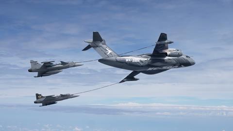KC-390 refuelling Gripen Es