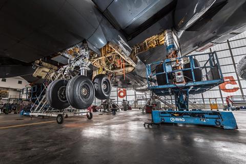 Landing_Gear_replacement_Lufthansa Technik