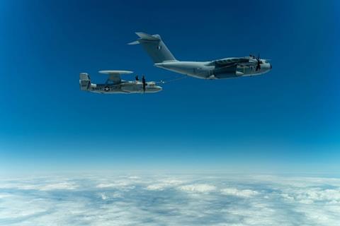 E-2D taking fuel from A400M