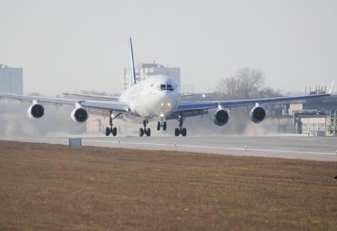 Ил-96-400М первый полет самолета United