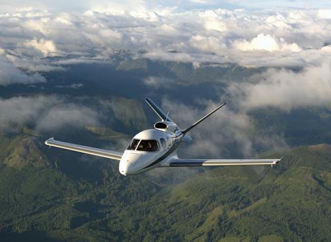 Vision Jet c Cirrus